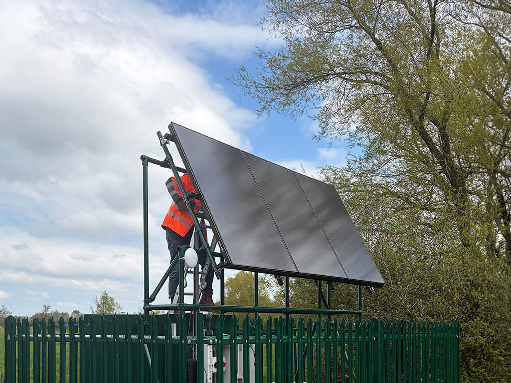 Installation of self-sufficient solar-powered remote station